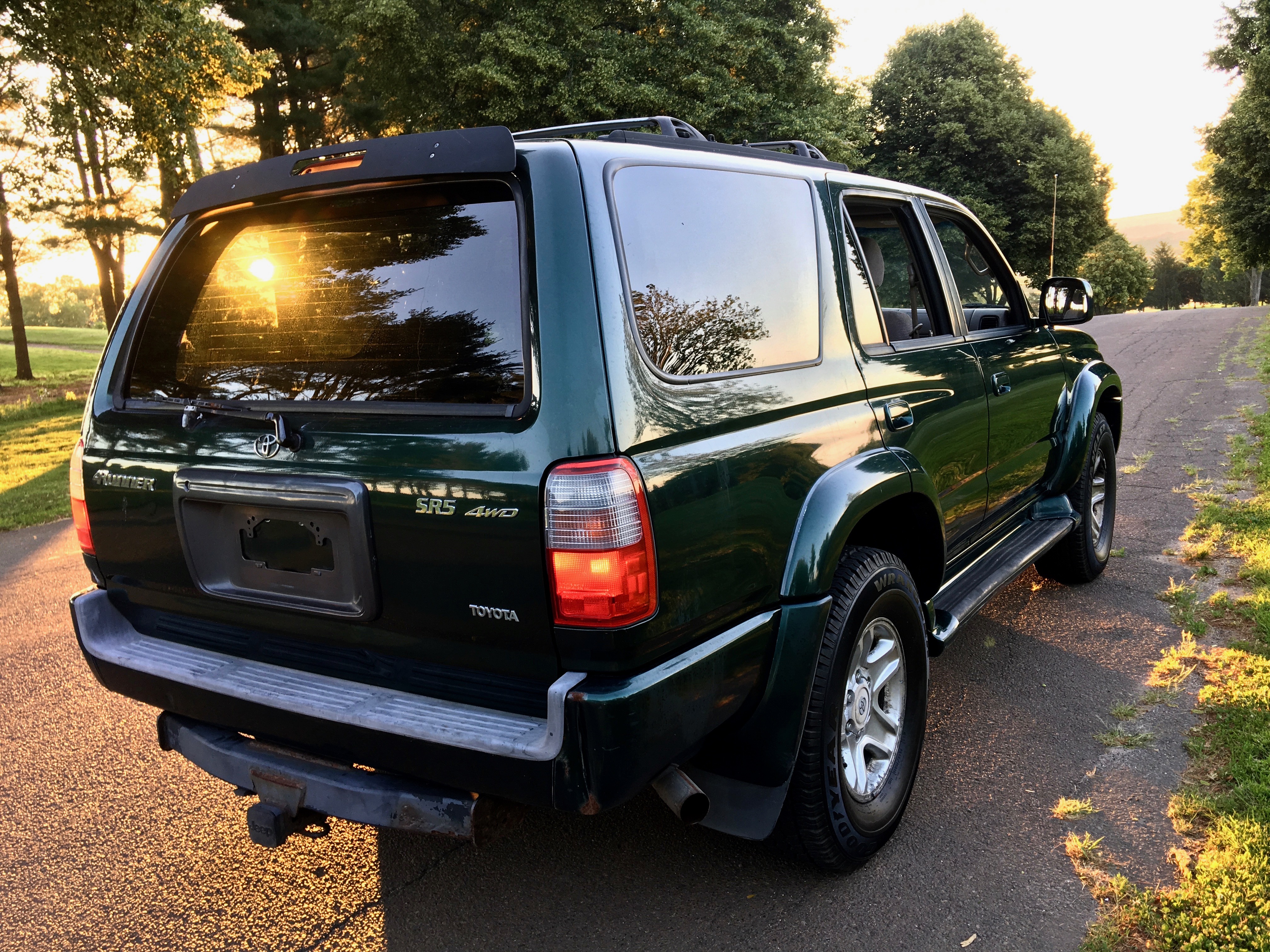 2000 Toyota 4Runner 3.4L V6 4WD 5 Speed Manual 129K - 3rd Gen - Our Pro Recon - New Clutch, Timing Belt and Waterpump, New Valve Cover Gaskets, New Spark Plugs, New Alternator, New Radiator, New Muffler and Tailpipe, New Rear Coil Springs, New Rear Shocks, New Brakes, New Tires, Frame Descaling, Applied Rust Converter Rust Mort, Sealed Frame with Fluid Film, New Bumpers - Beautiful Engine - has No Leaks — photo 9